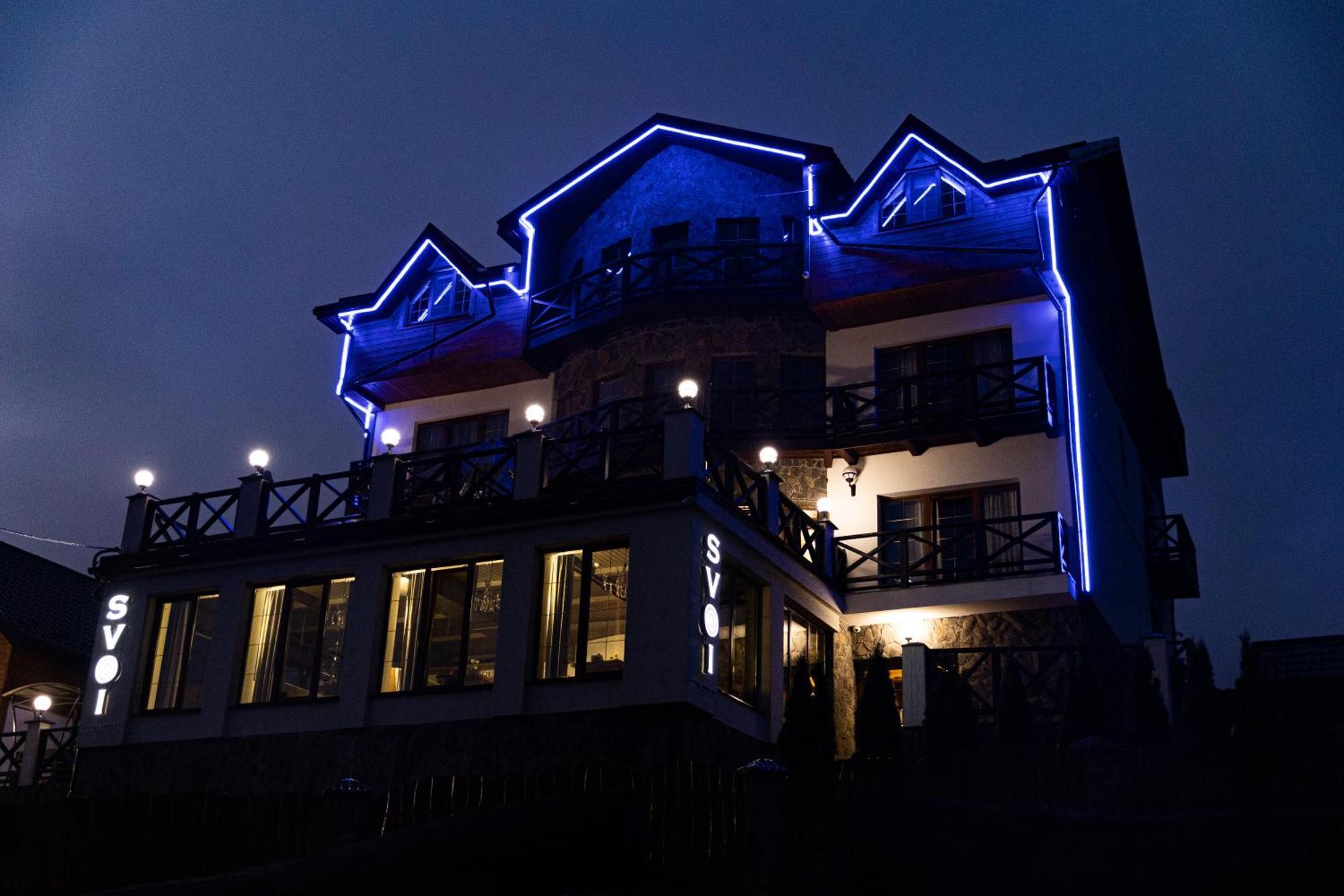 Svoi Hotel ปาเลียนิทซยา ภายนอก รูปภาพ
