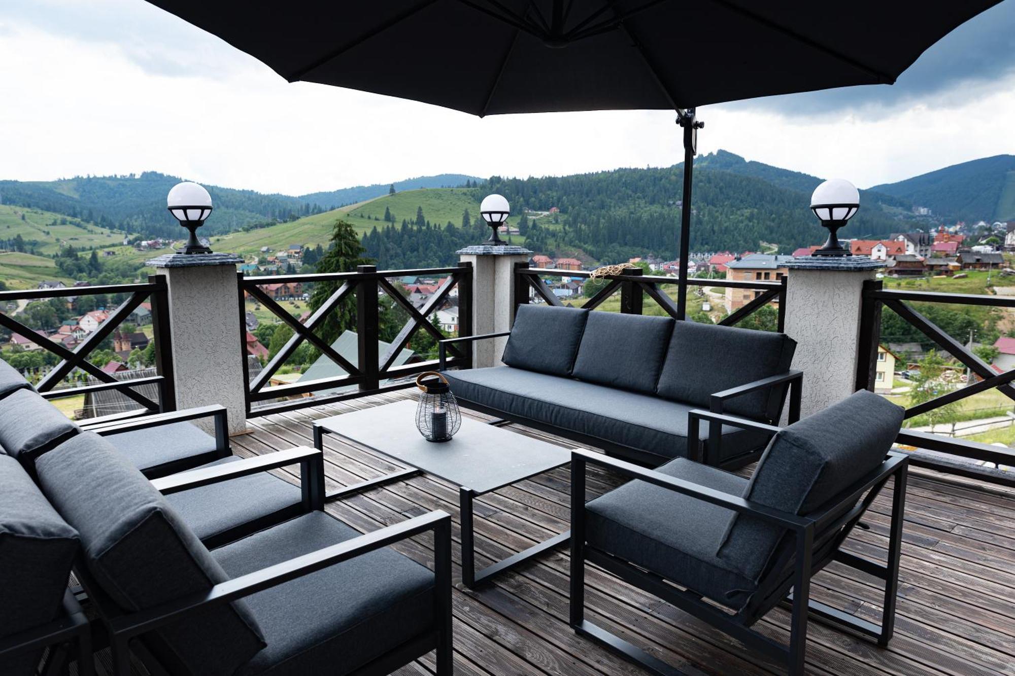 Svoi Hotel ปาเลียนิทซยา ภายนอก รูปภาพ