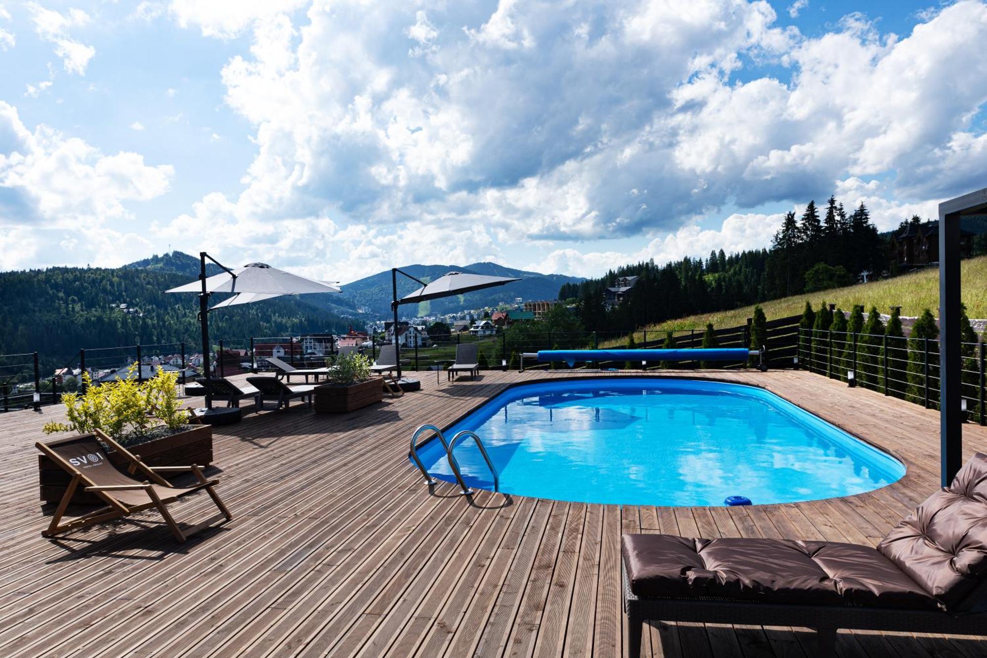 Svoi Hotel ปาเลียนิทซยา ภายนอก รูปภาพ